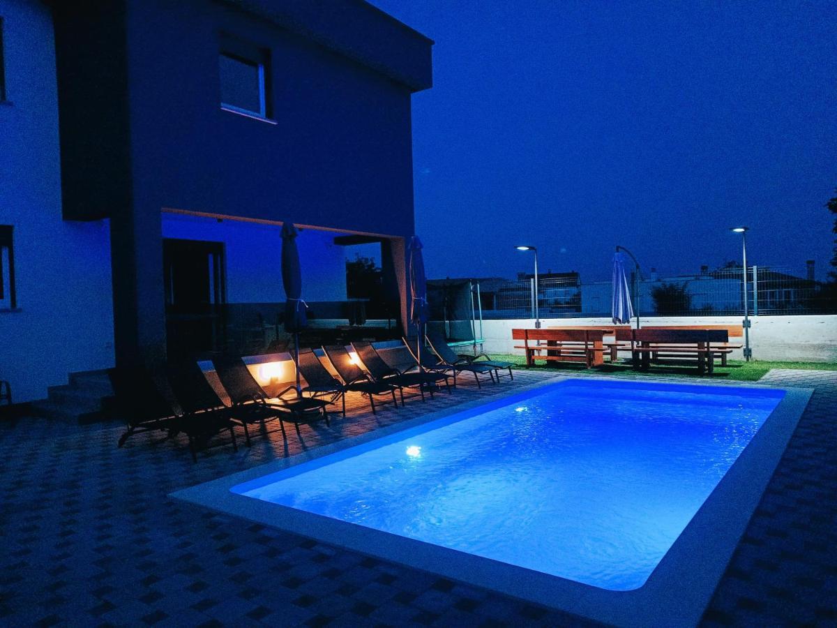 Villa Nikolina - Luxury Villa With 5 Bedrooms And Swimming Pool Vodnjan Exterior foto