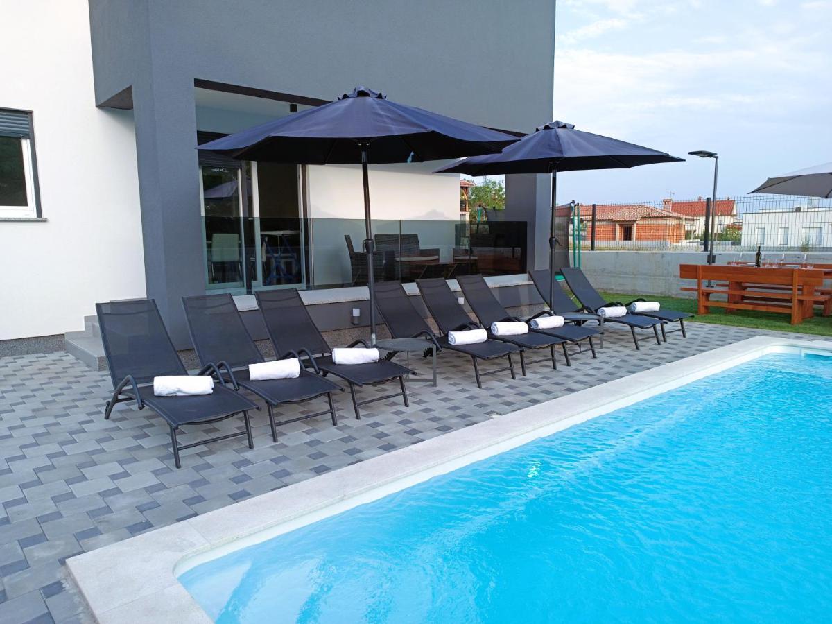 Villa Nikolina - Luxury Villa With 5 Bedrooms And Swimming Pool Vodnjan Exterior foto
