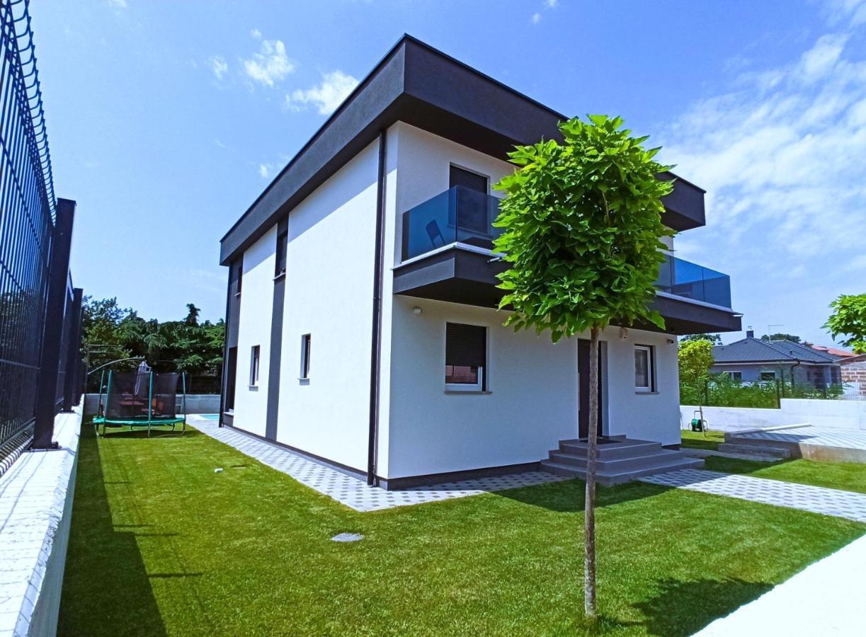 Villa Nikolina - Luxury Villa With 5 Bedrooms And Swimming Pool Vodnjan Exterior foto